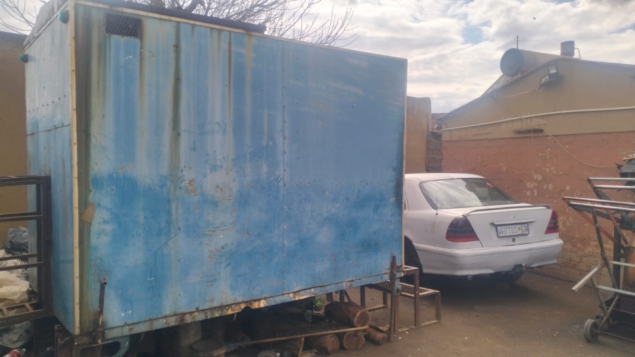 1 Bedroom Property for Sale in Mapleton A H Gauteng
