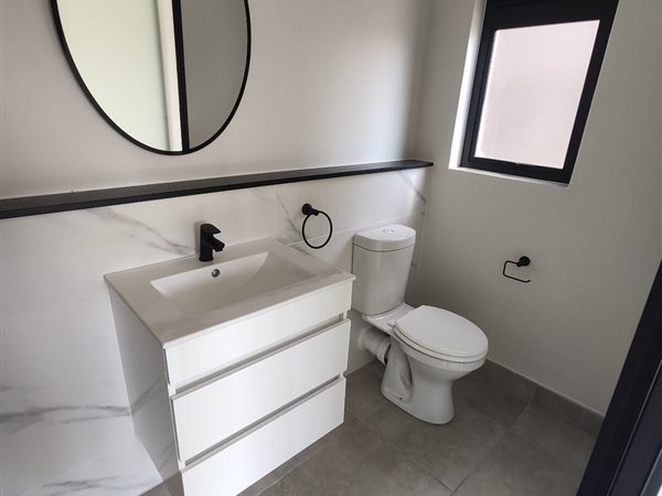 To Let 3 Bedroom Property for Rent in Waterfall Gauteng