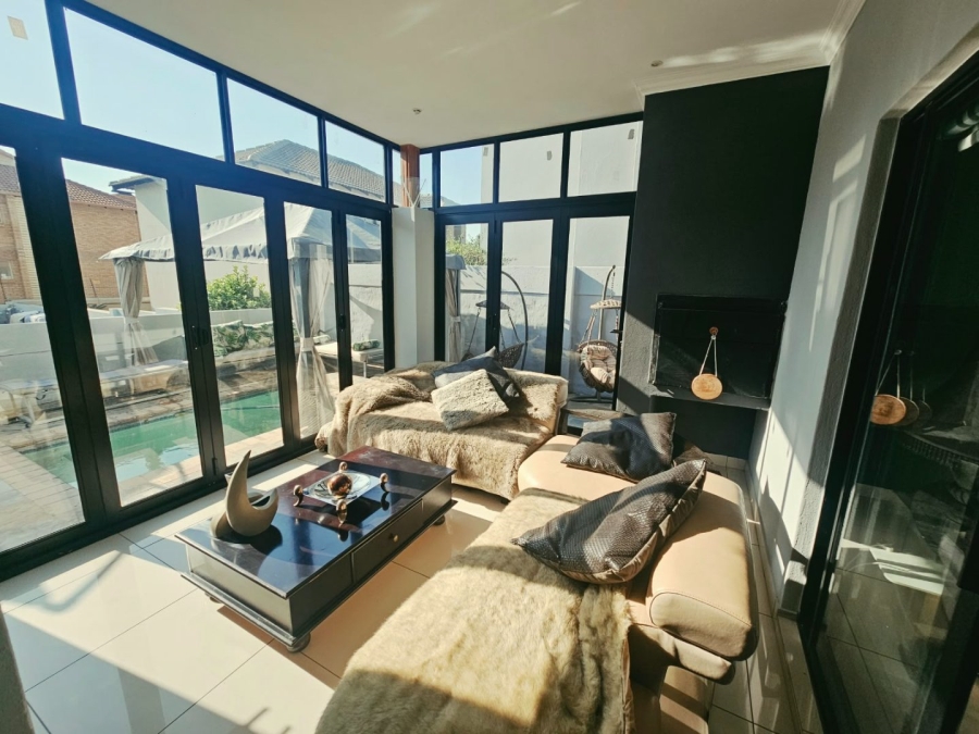 To Let  Bedroom Property for Rent in Olympus AH Gauteng