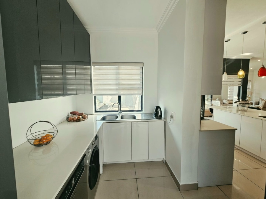 To Let  Bedroom Property for Rent in Olympus AH Gauteng
