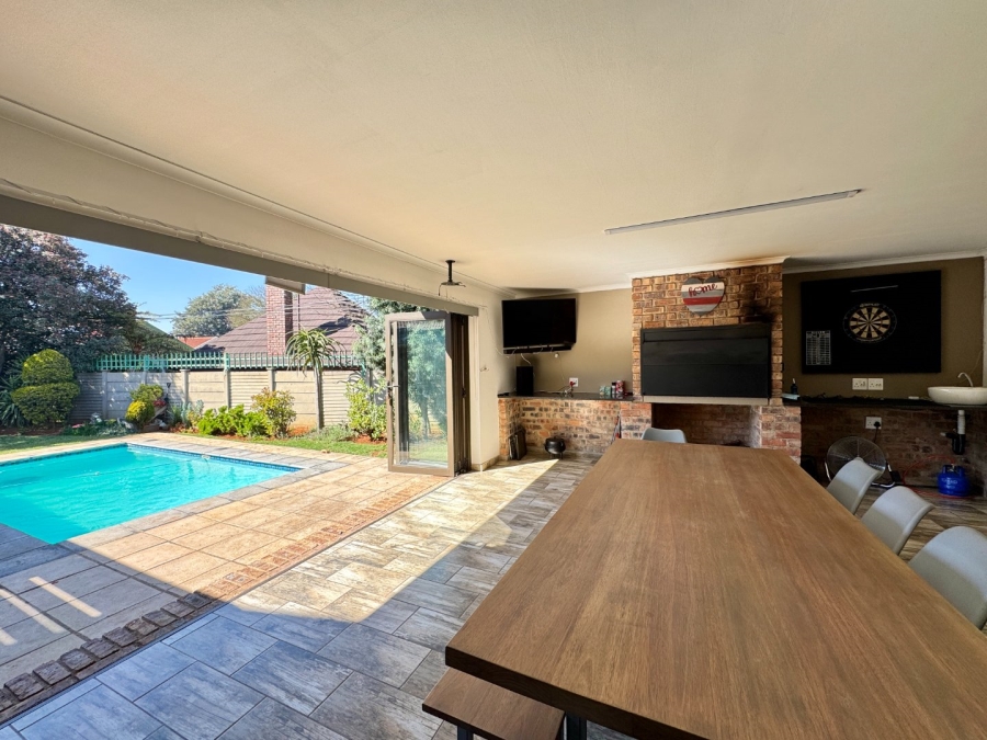 4 Bedroom Property for Sale in Pierre Van Ryneveld Gauteng