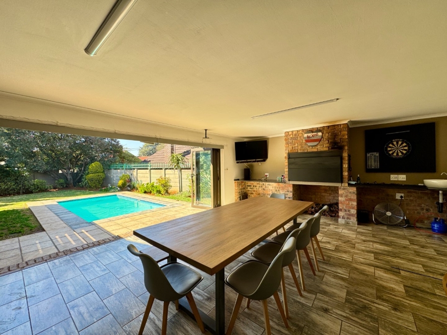 4 Bedroom Property for Sale in Pierre Van Ryneveld Gauteng