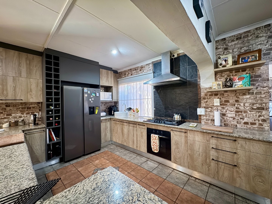 4 Bedroom Property for Sale in Pierre Van Ryneveld Gauteng