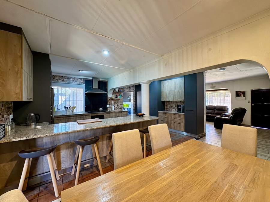 4 Bedroom Property for Sale in Pierre Van Ryneveld Gauteng