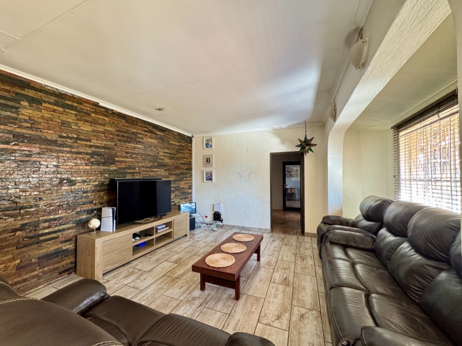 4 Bedroom Property for Sale in Pierre Van Ryneveld Gauteng