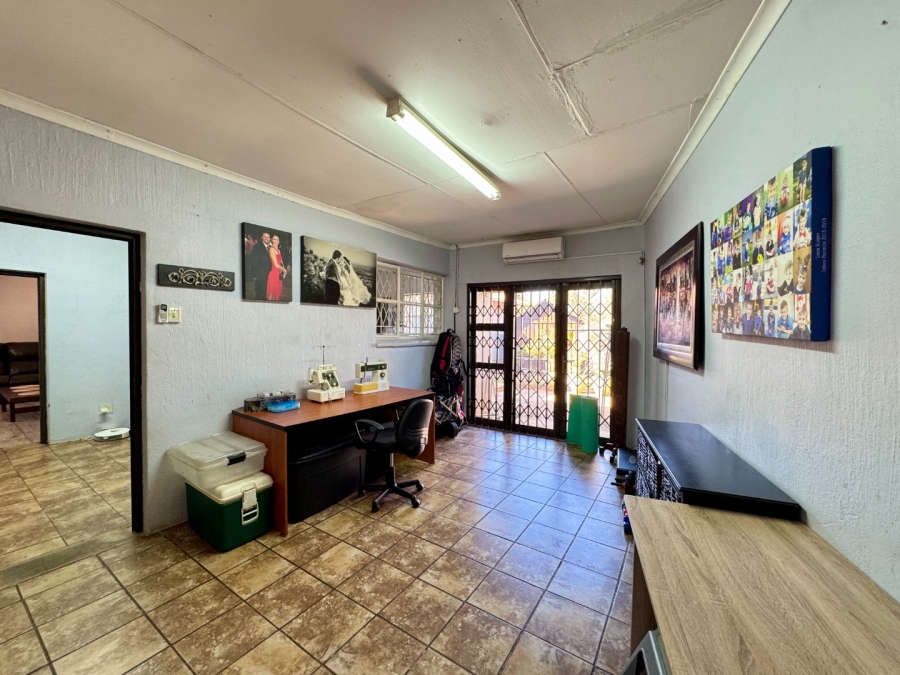 4 Bedroom Property for Sale in Pierre Van Ryneveld Gauteng
