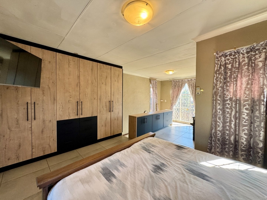 4 Bedroom Property for Sale in Pierre Van Ryneveld Gauteng