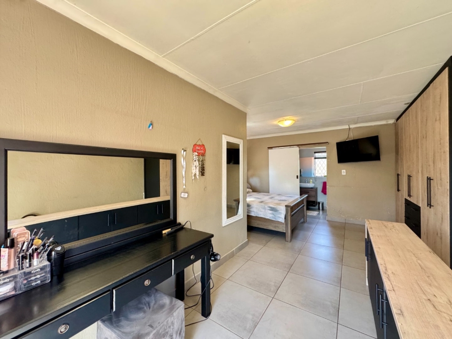 4 Bedroom Property for Sale in Pierre Van Ryneveld Gauteng