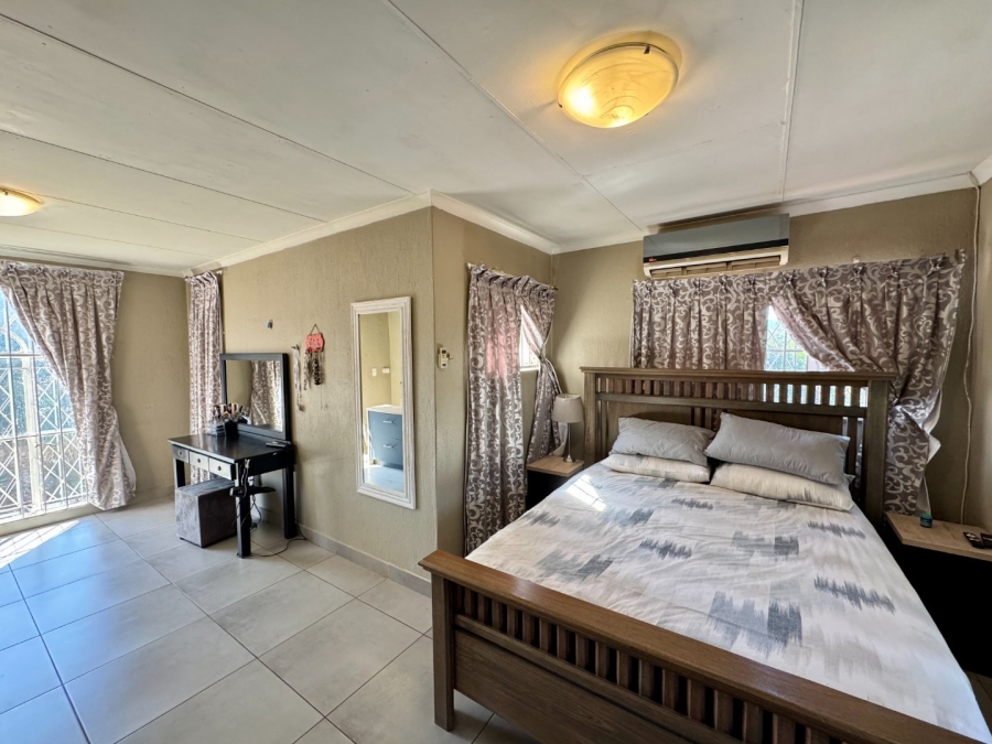 4 Bedroom Property for Sale in Pierre Van Ryneveld Gauteng