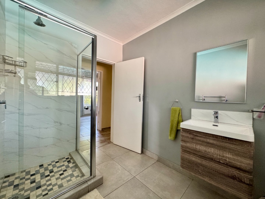 4 Bedroom Property for Sale in Pierre Van Ryneveld Gauteng