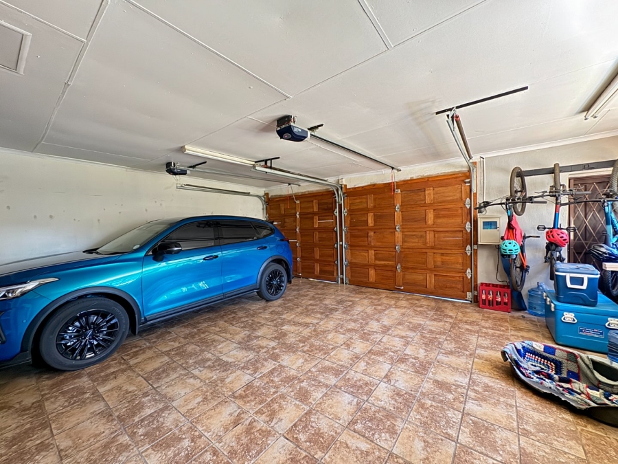 4 Bedroom Property for Sale in Pierre Van Ryneveld Gauteng