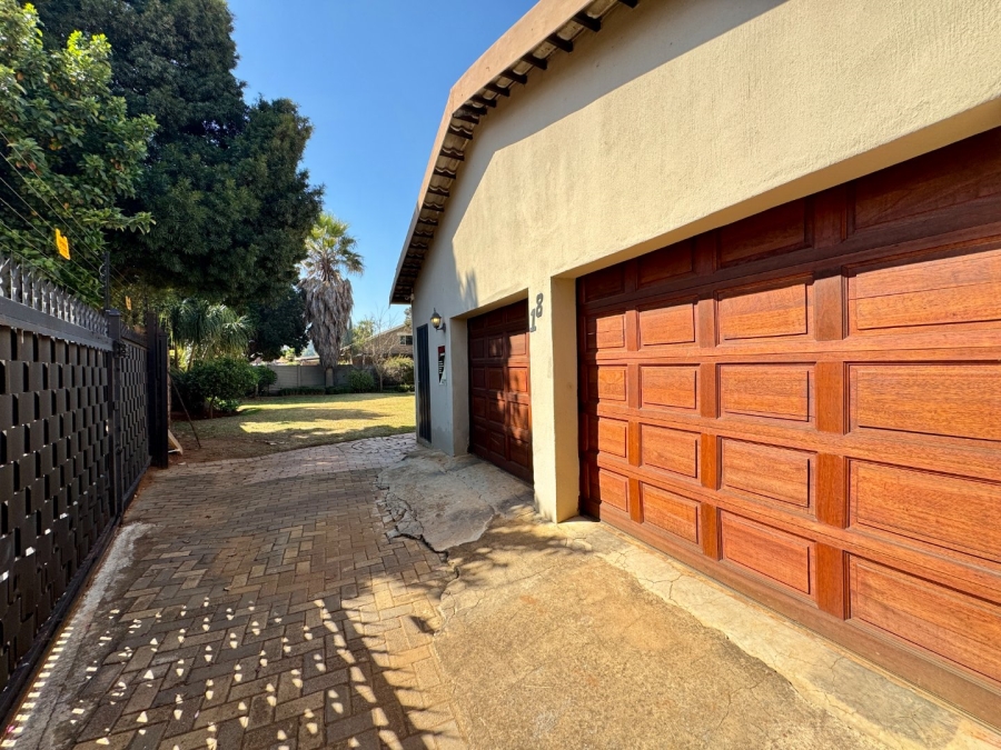 4 Bedroom Property for Sale in Pierre Van Ryneveld Gauteng