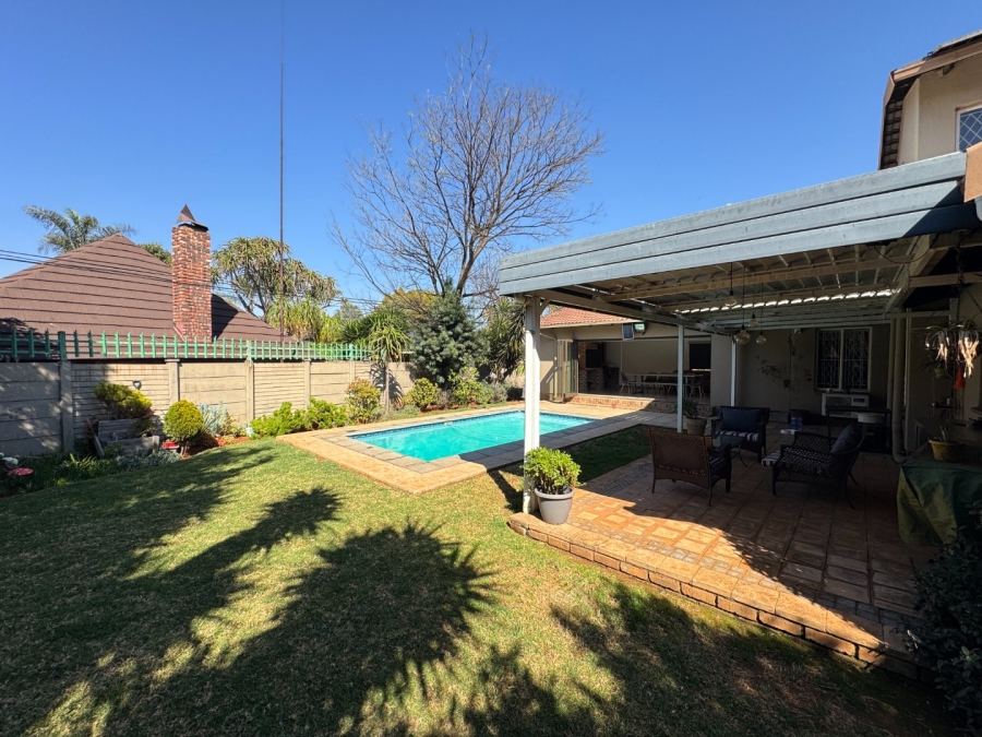 4 Bedroom Property for Sale in Pierre Van Ryneveld Gauteng