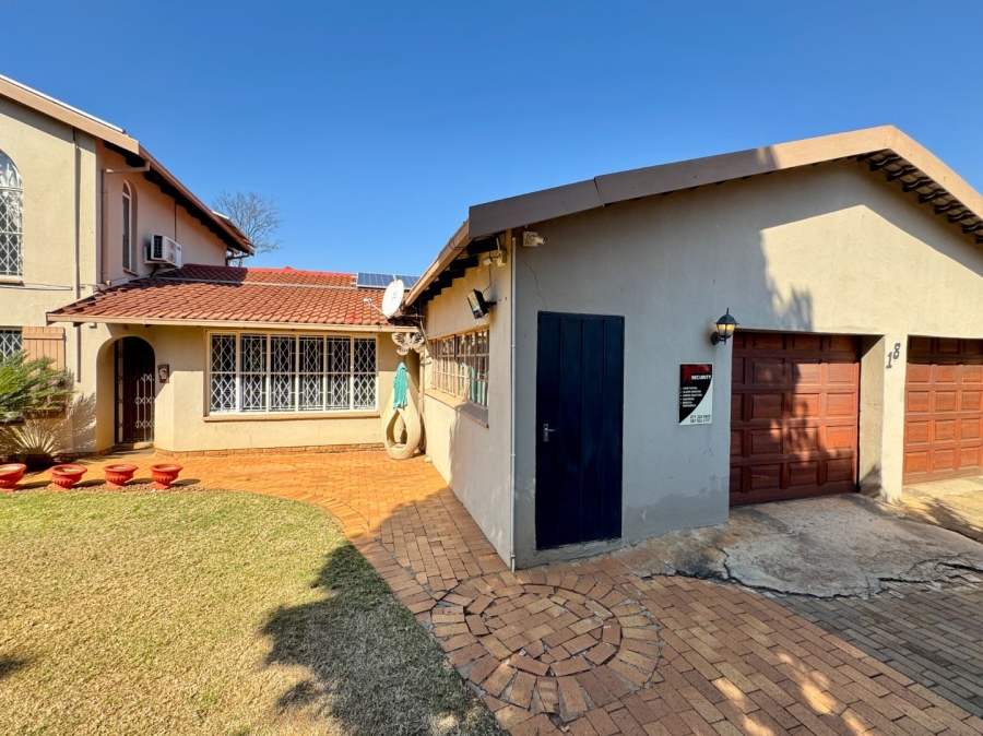 4 Bedroom Property for Sale in Pierre Van Ryneveld Gauteng