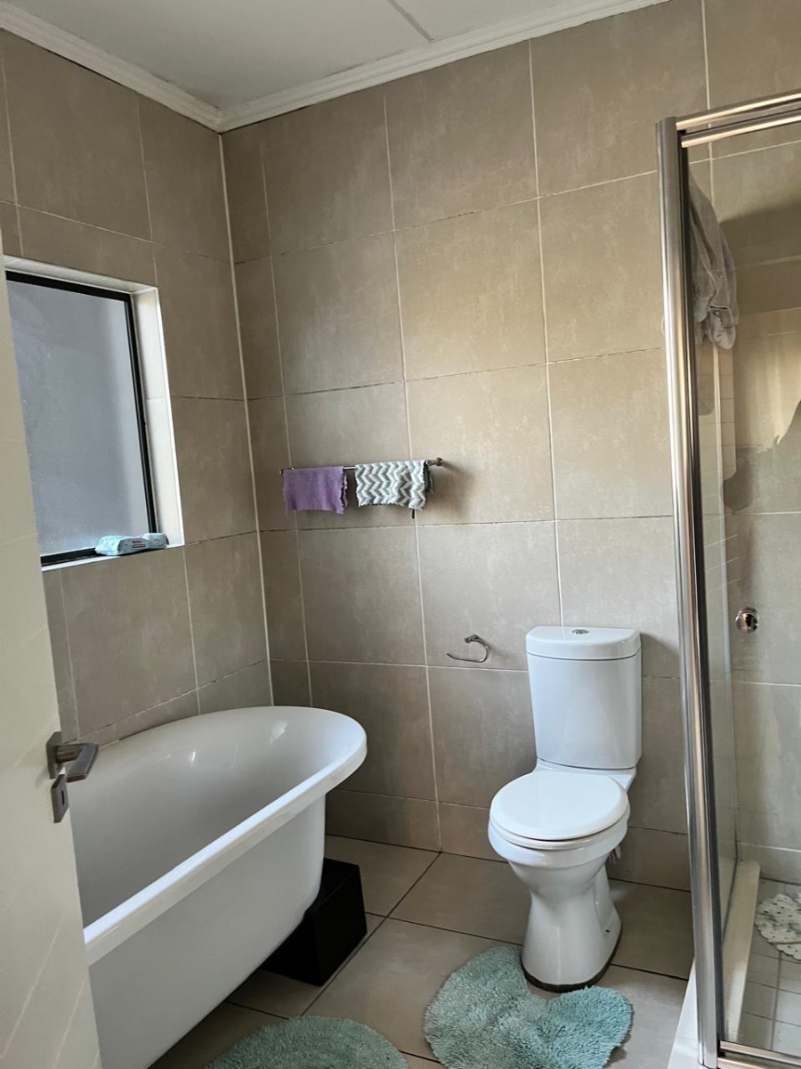 To Let 3 Bedroom Property for Rent in Modderfontein Gauteng