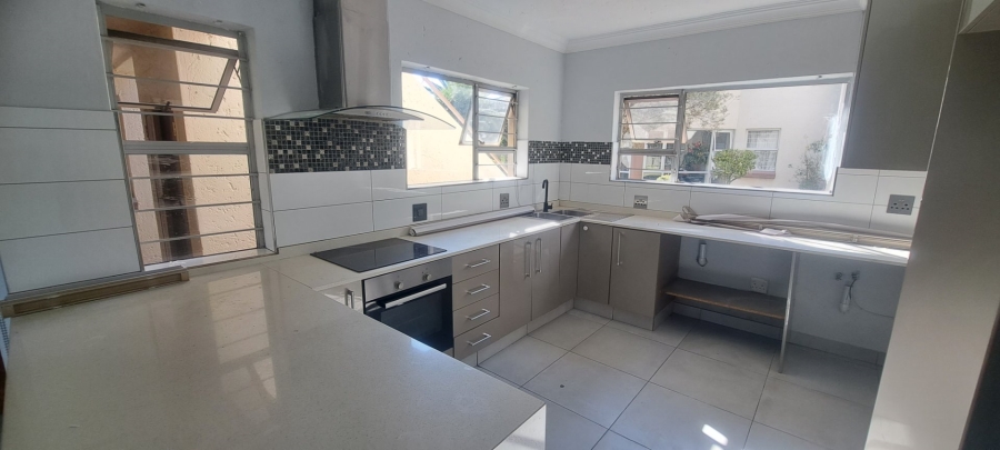 To Let 3 Bedroom Property for Rent in Bedfordview Gauteng