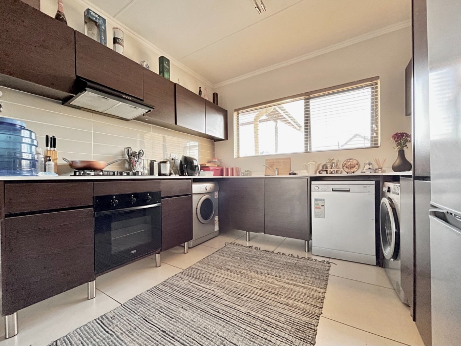To Let 2 Bedroom Property for Rent in Kyalami Hills Gauteng