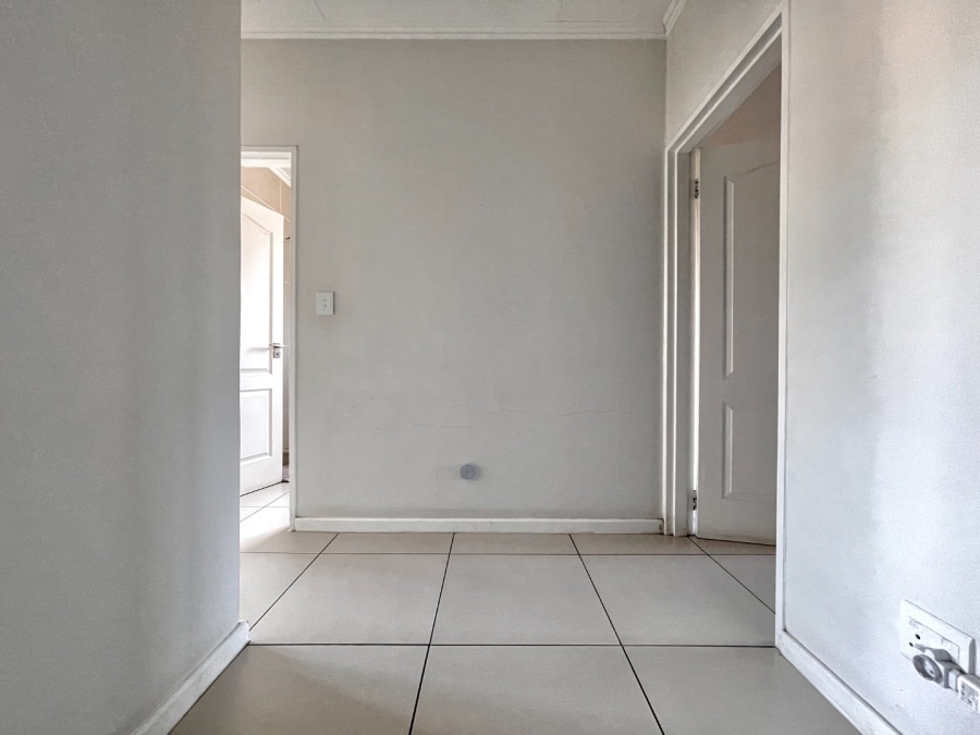 To Let 2 Bedroom Property for Rent in Kyalami Hills Gauteng