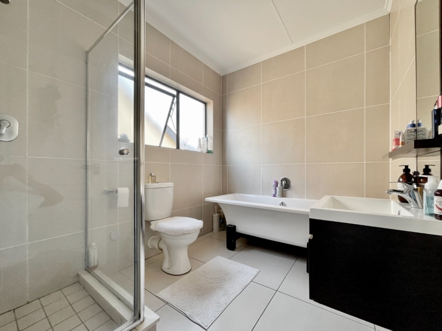 To Let 2 Bedroom Property for Rent in Kyalami Hills Gauteng