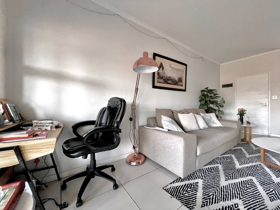To Let 2 Bedroom Property for Rent in Kyalami Hills Gauteng