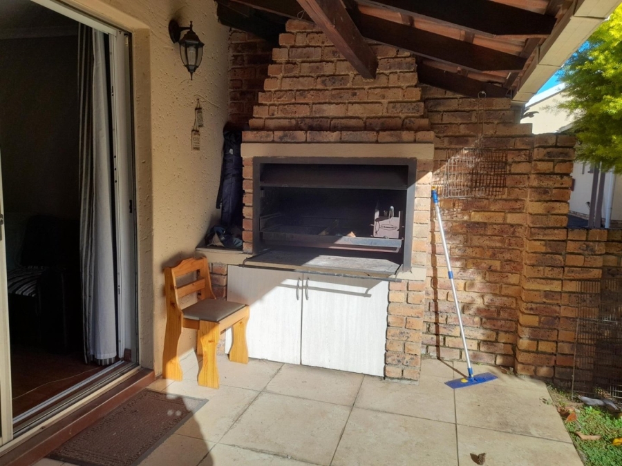 2 Bedroom Property for Sale in Pomona Gauteng