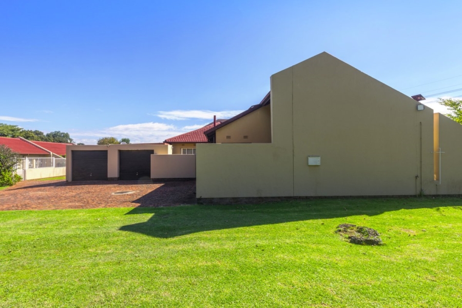 3 Bedroom Property for Sale in Simmerfield Gauteng