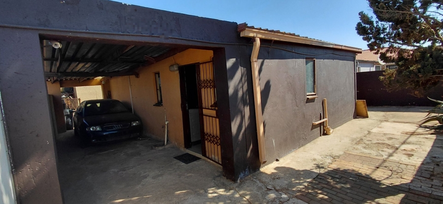 3 Bedroom Property for Sale in Protea Glen Gauteng