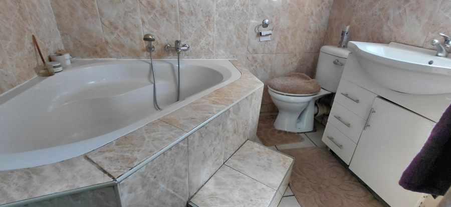 3 Bedroom Property for Sale in Protea Glen Gauteng