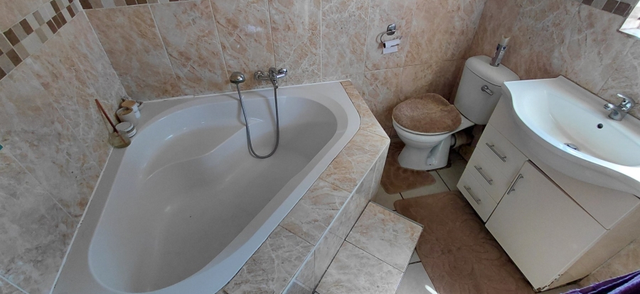 3 Bedroom Property for Sale in Protea Glen Gauteng
