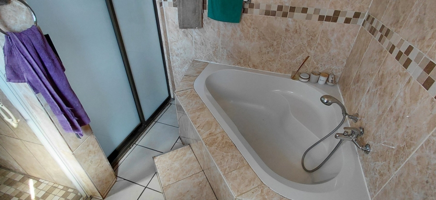 3 Bedroom Property for Sale in Protea Glen Gauteng