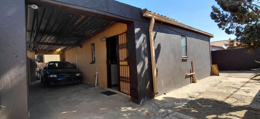 3 Bedroom Property for Sale in Protea Glen Gauteng