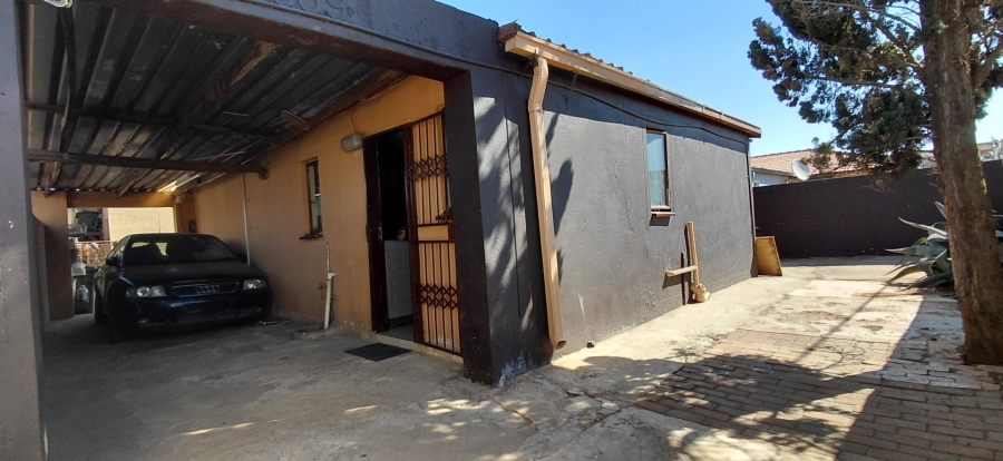 3 Bedroom Property for Sale in Protea Glen Gauteng