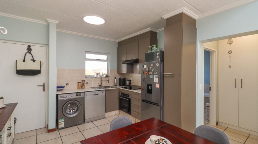 1 Bedroom Property for Sale in Bryanston Gauteng