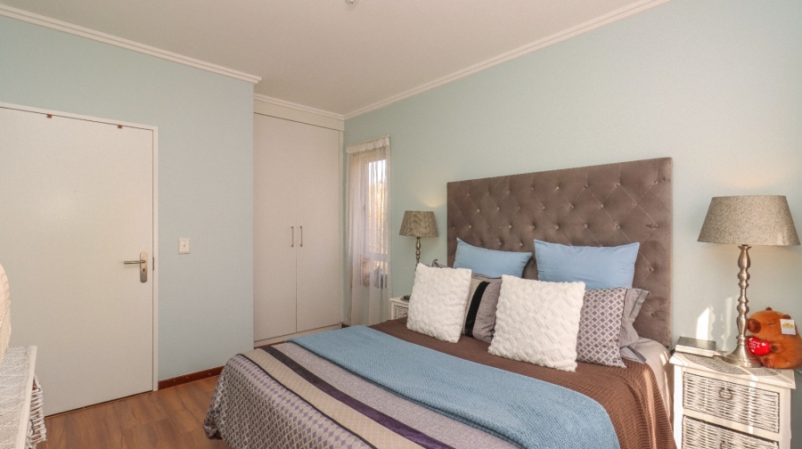 1 Bedroom Property for Sale in Bryanston Gauteng