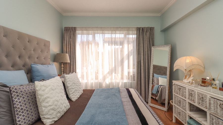 1 Bedroom Property for Sale in Bryanston Gauteng