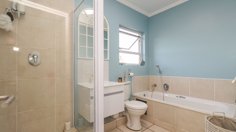 1 Bedroom Property for Sale in Bryanston Gauteng