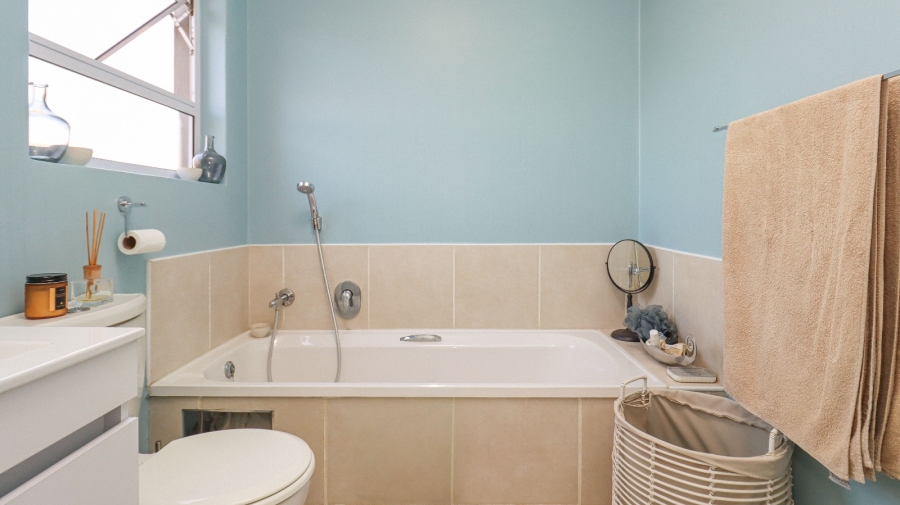 1 Bedroom Property for Sale in Bryanston Gauteng