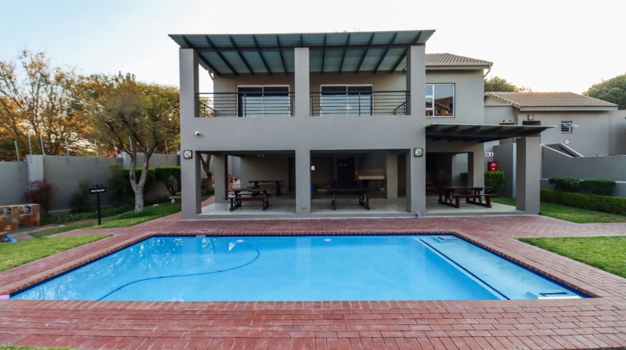 1 Bedroom Property for Sale in Bryanston Gauteng