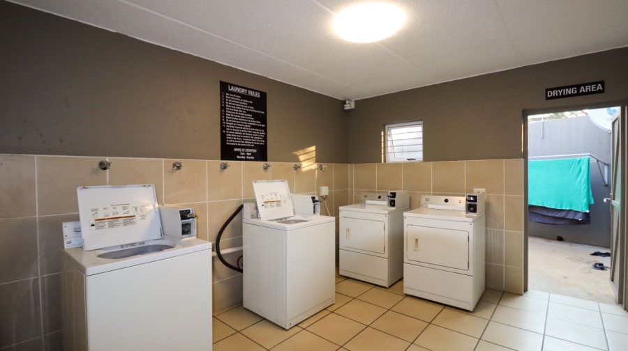 1 Bedroom Property for Sale in Bryanston Gauteng