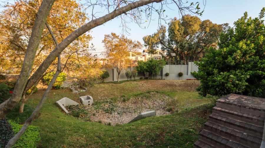 1 Bedroom Property for Sale in Bryanston Gauteng