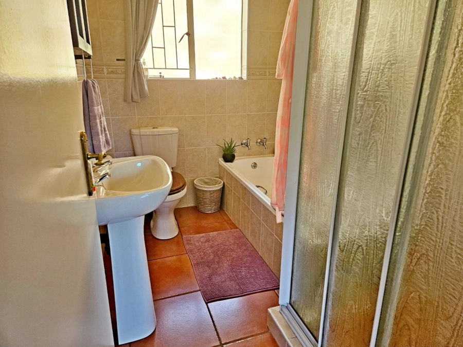 3 Bedroom Property for Sale in Terenure Gauteng