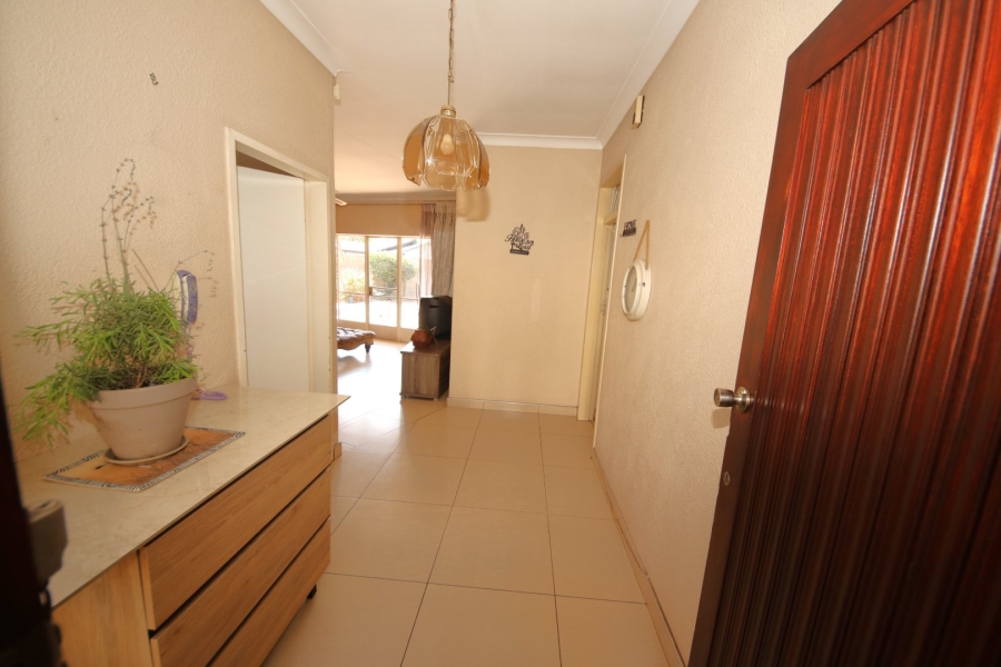 5 Bedroom Property for Sale in Meadowbrook Gauteng