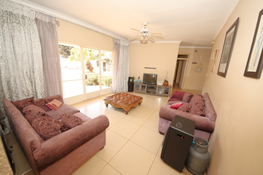 5 Bedroom Property for Sale in Meadowbrook Gauteng