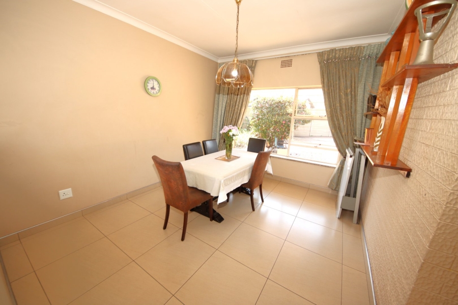 5 Bedroom Property for Sale in Meadowbrook Gauteng