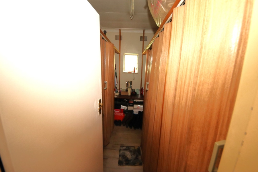 5 Bedroom Property for Sale in Meadowbrook Gauteng