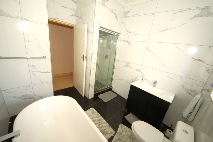 5 Bedroom Property for Sale in Meadowbrook Gauteng