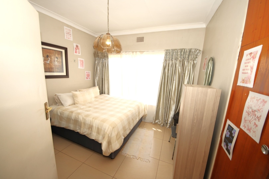 5 Bedroom Property for Sale in Meadowbrook Gauteng