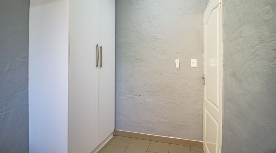 5 Bedroom Property for Sale in Meadowbrook Gauteng