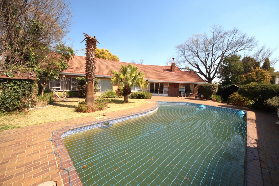 5 Bedroom Property for Sale in Meadowbrook Gauteng