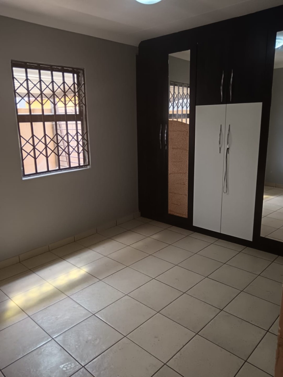 2 Bedroom Property for Sale in Windmill Park Gauteng
